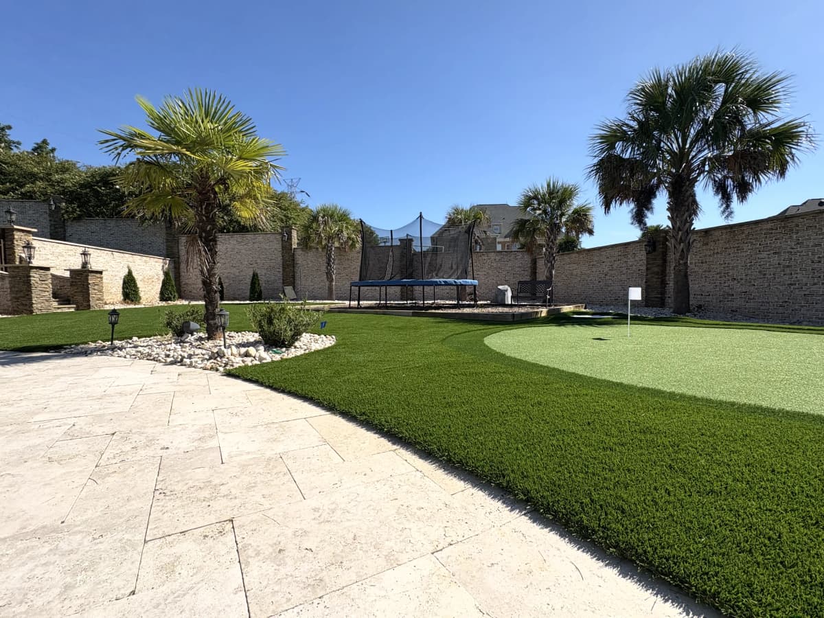 Putting Green — Tropical Walled Courtyard